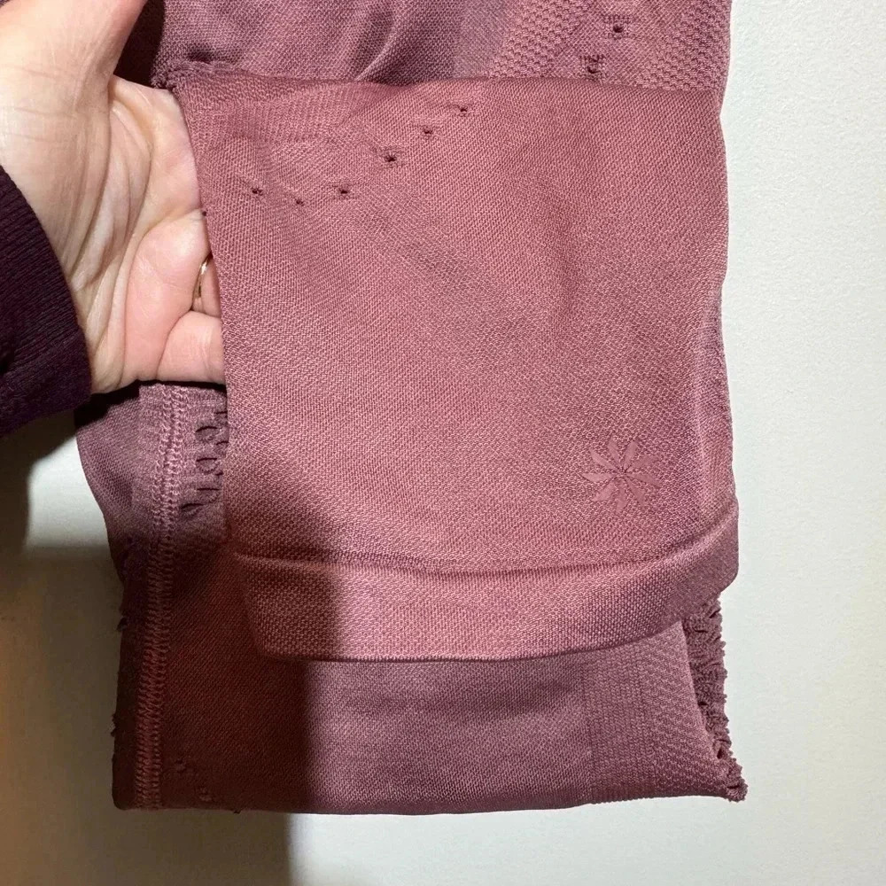 Athleta Laser cut perforated leggings - Picture 3 of 7